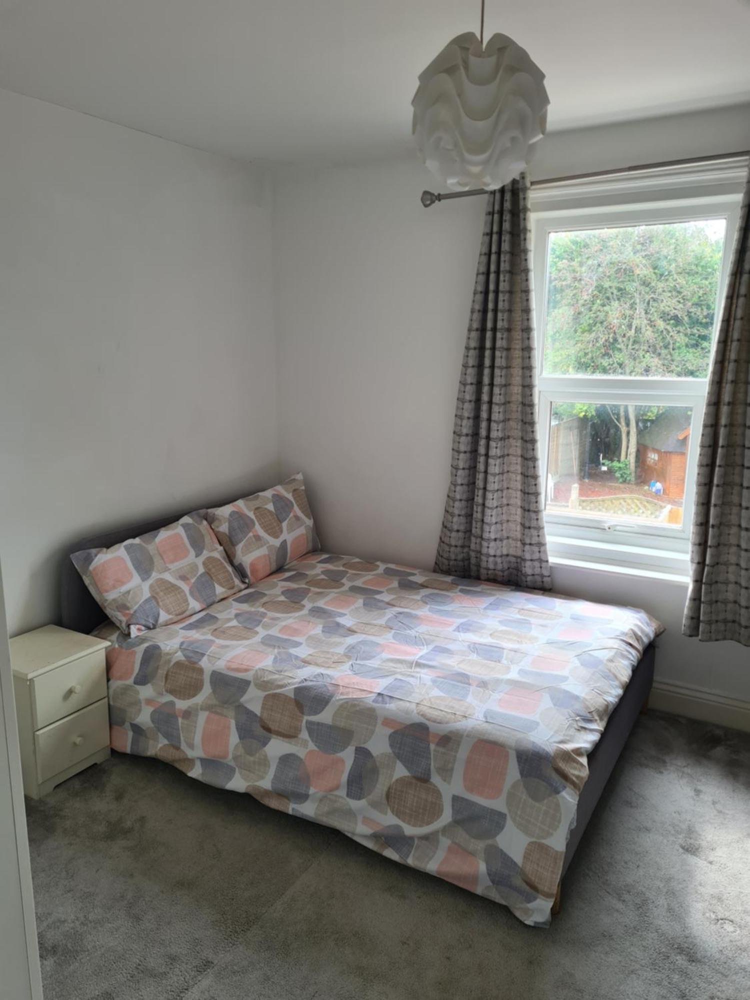 A Private & Beautiful Bedroom With Shared Bathroom In The Heart Of בורנמות' מראה חיצוני תמונה